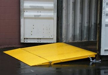 attachments container ramp